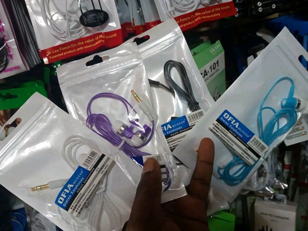 Ofia small earphones